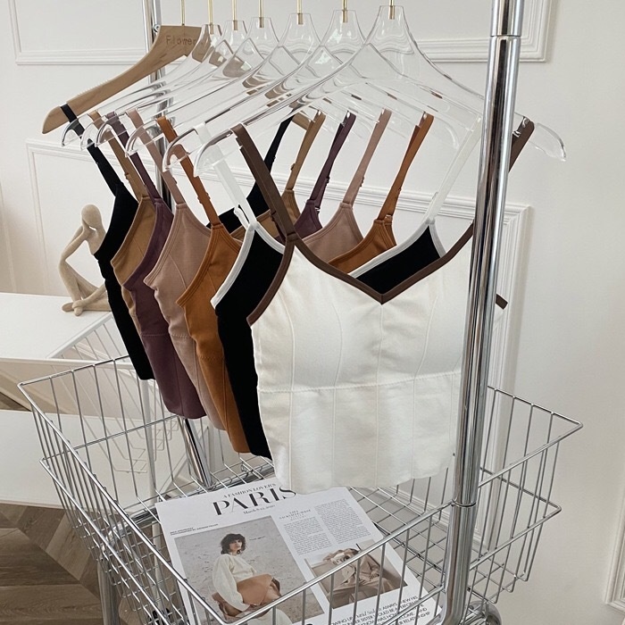 NA201 เสื้อบราสายเดี่ยวเอวลอยเซ็กซี่ จะใส่เป็นเสื้อแฟชั่นหรือเสื้อซับในก็ได้ทุกสถานการณ์ ตรงหน้าอกด้านในเป็นฟองน้ำมีช่องสามารถถอดออกได้ ตัวเสื้อเป็นผ้ายืดขยายได้ค่อนข้างดีใส่แล้วรัดรูปเข้าทรงสวยเลยค่ะ