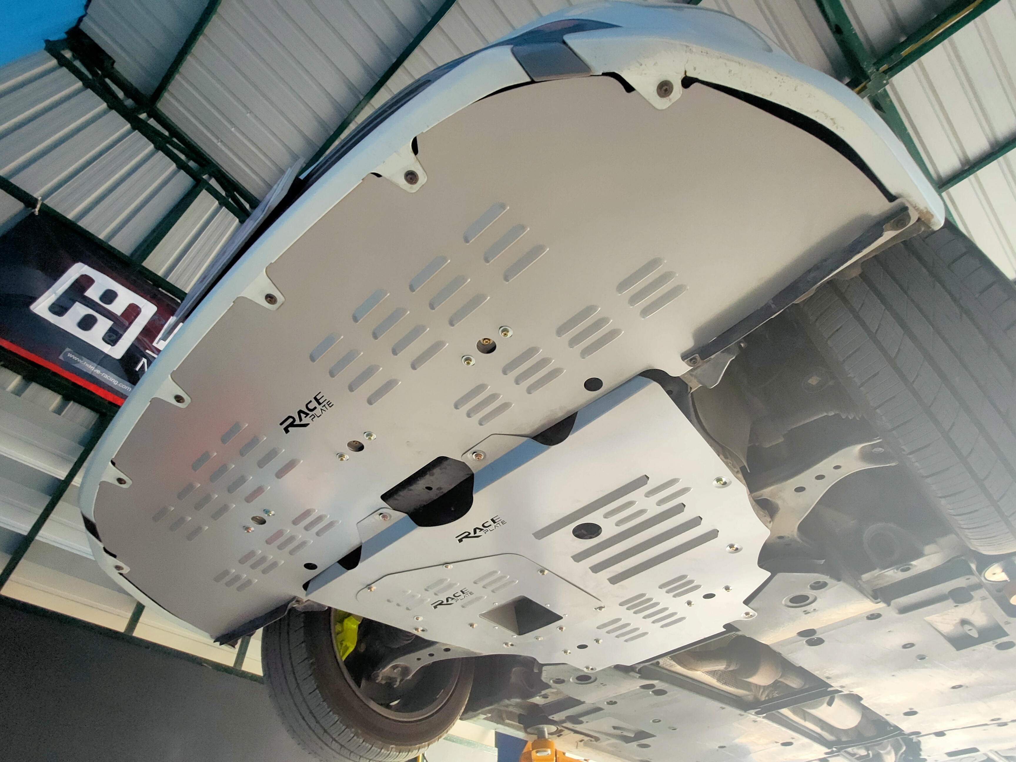 แผ่นปิดใต้ห้องเครื่องอลูมิเนียม Toyota Camry Acv70 2019-21 Raceplate_Undertray