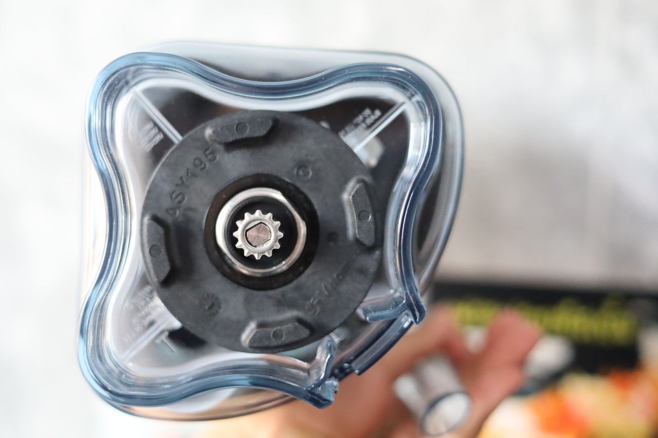 เครื่องปั่นตู้เก็บเสียง Vitamix The Quiet One