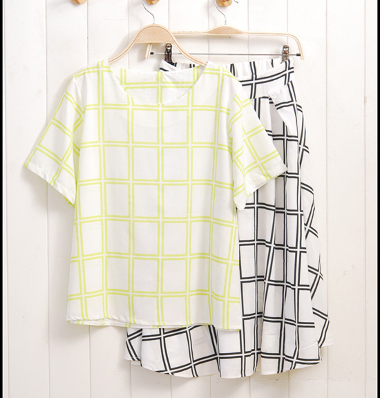 ชุดเข้าเซ็ท เสื้อและกระโปรงลายตาราง ส่งฟรี ems