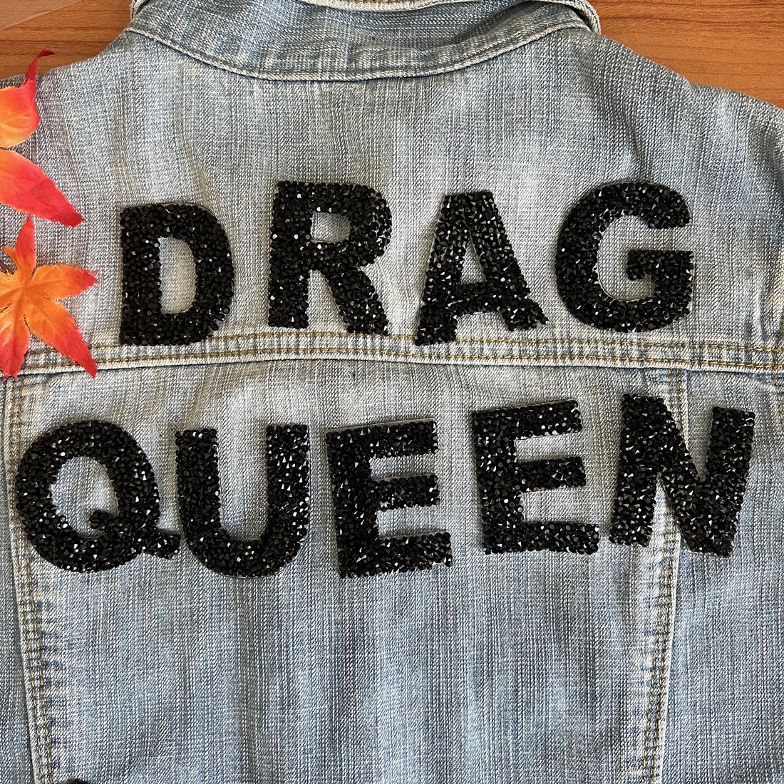 ตัวอักษร เพชรวิบวับ คริสตัล ตัวรีดติดเสื้อ ตัวรีด ติดกระเป๋า ติดหมวก ติดแจ๊คเก็ต อักษรภาษาอังกฤษ Alphabet Patch