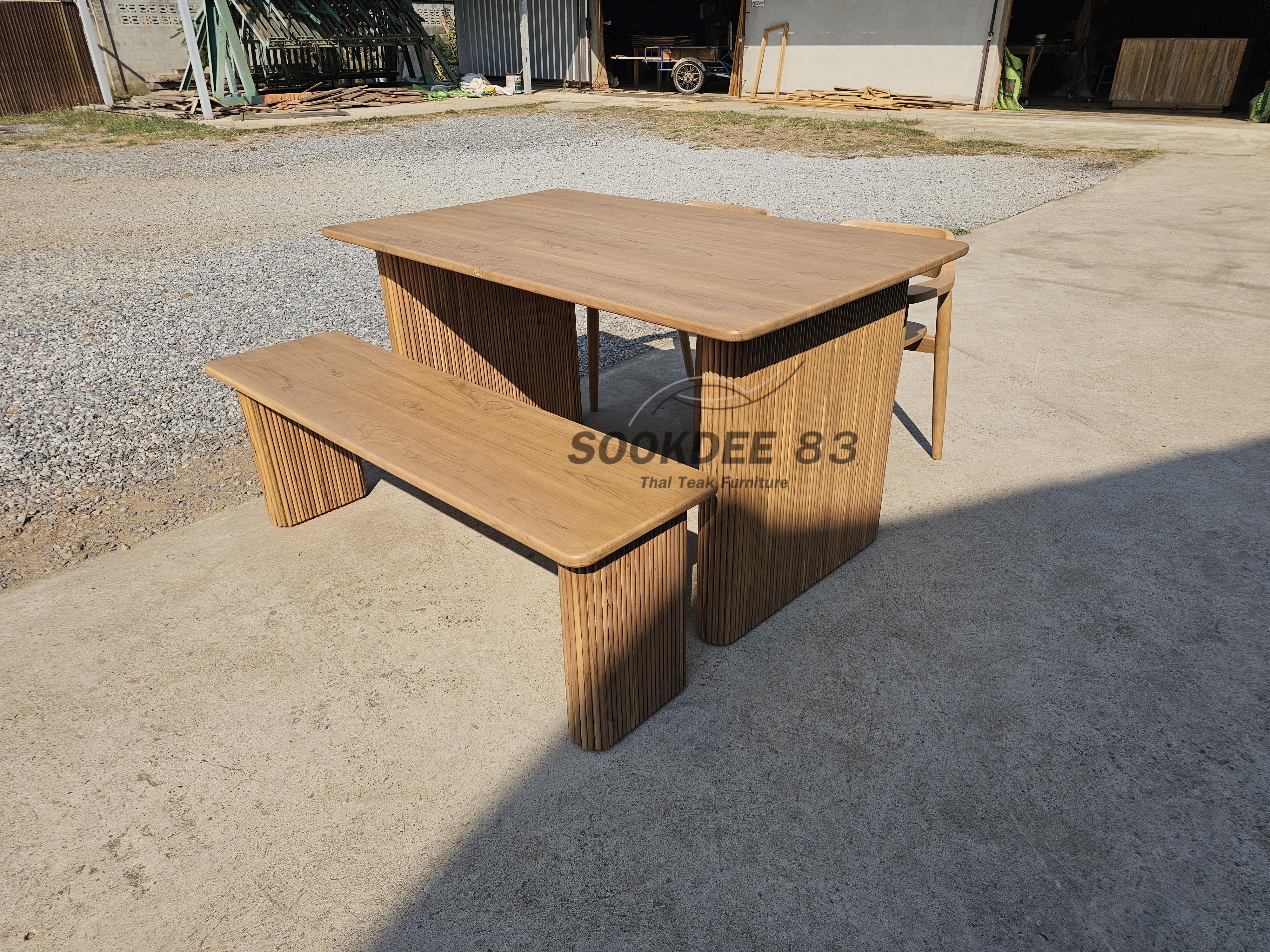 ชุดโต๊ะกินข้าวขากล่องประดับซี่ (สีสัก)