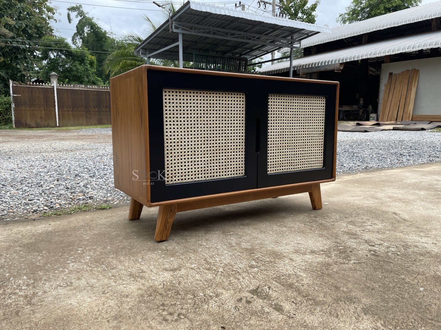 ตู้มินิมอลบานหวาย (สีสัก)