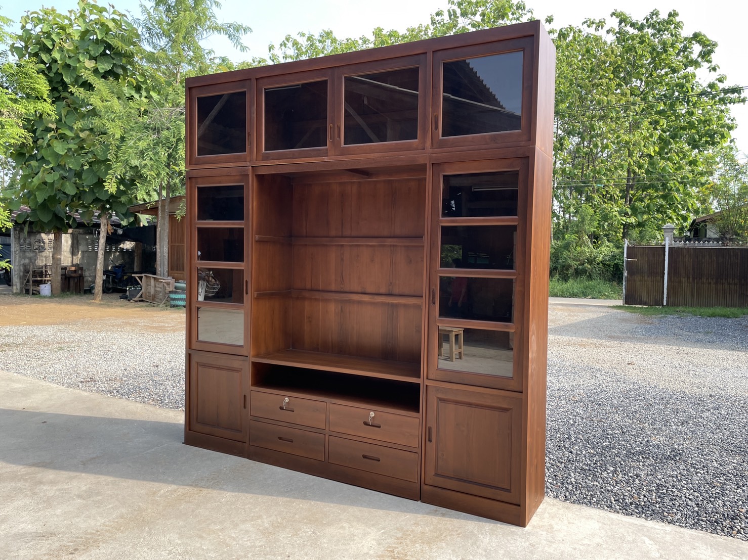 ตู้โชว์วางทีวี