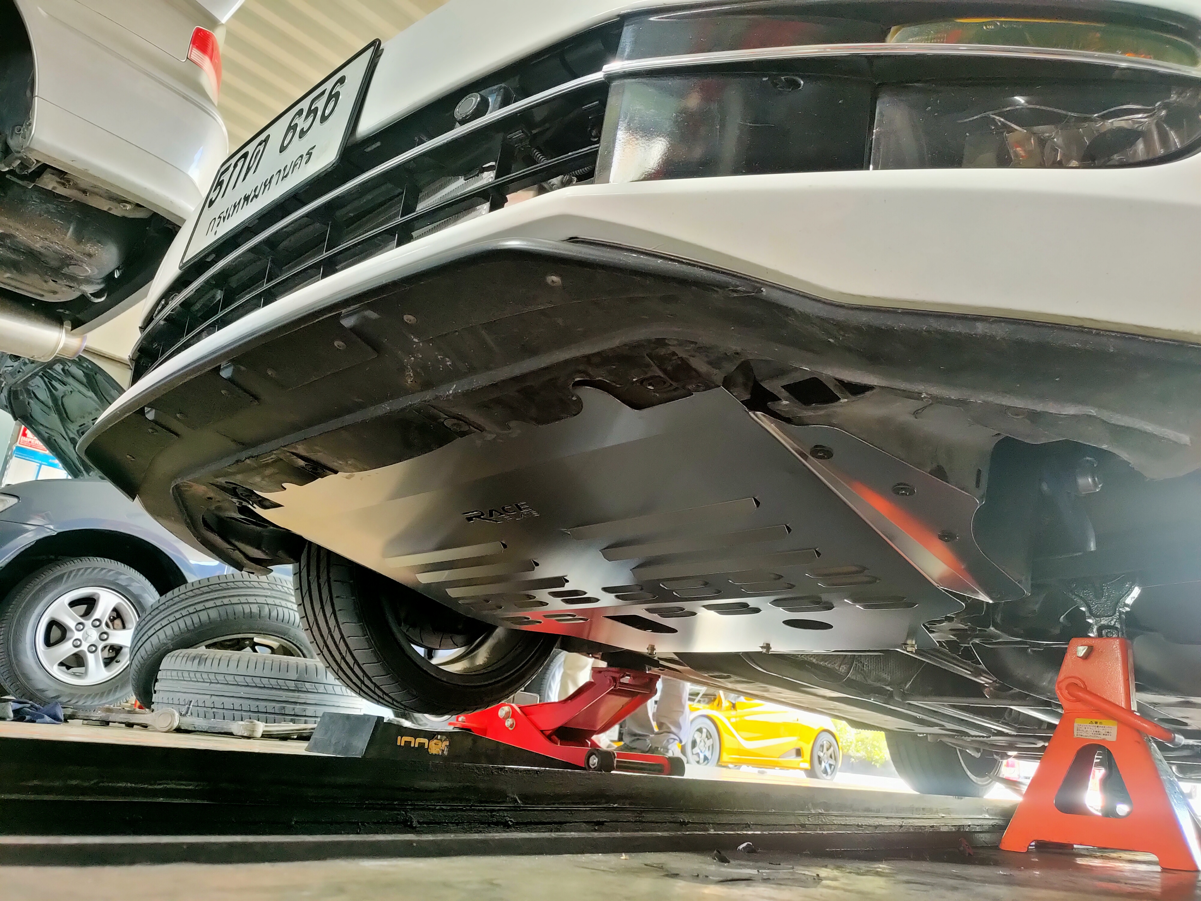 แผ่นปิดใต้ห้องเครื่องอลูมิเนียม Volkswagen Beatle C5,A5 Raceplate_Undertray