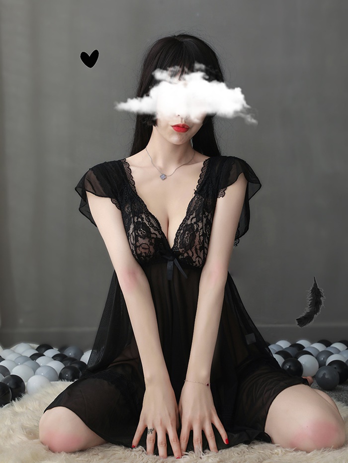 N826 ชุดนอนเซ็กซี่ ชุดนอนซีทรูสวมใส่แบบใช้สายคล้องไหล่ ตัวชุดเป็นผ้าซีทรูสีดำตัดเย็บผสมกับผ้าลูกไม้สีดำมาพร้อมกับจีสตริงตามรูปถ่ายสินค้าจริงเลยค่ะ