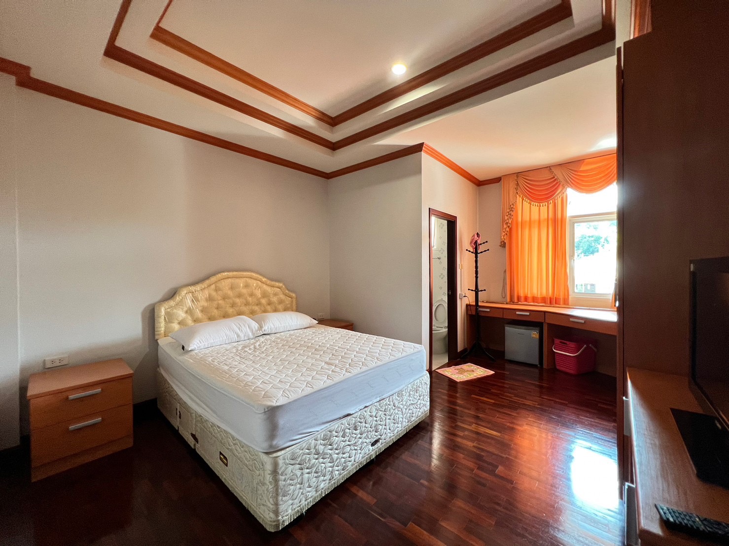 ขาย บ้านเดี่ยว ปลูกสร้างเองหลังใหญ่ สไตล์โมเดิร์น เขาตาโล อำเภอบางละมุง ชลบุรี