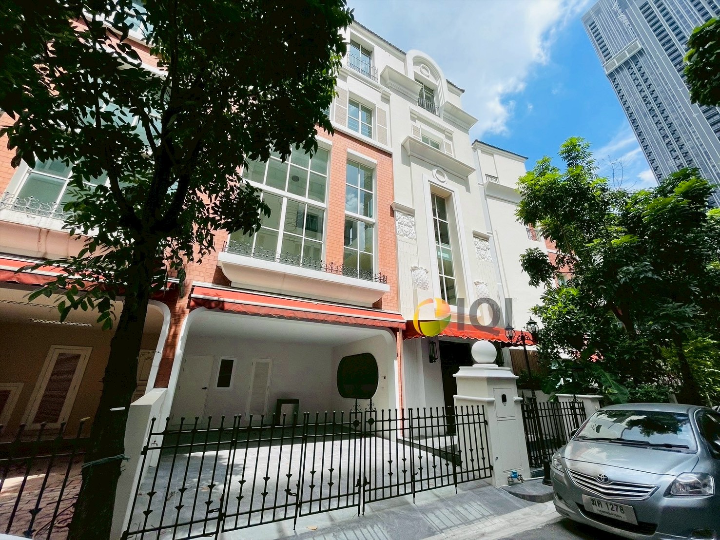 ขายทาวน์โฮม บ้านกลางกรุง ทองหล่อ ตกแต่ง แบบ (Japanese Style) ซอยสุขุมวิท 55