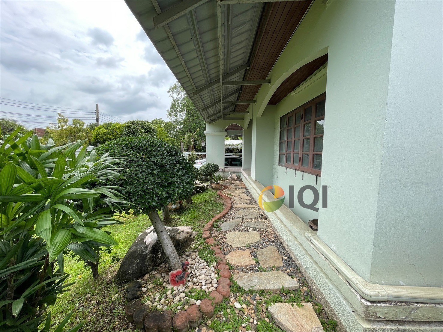 ขายบ้านเดี่ยว 2 ชั้น หมู่บ้านลดาวัลย์ ศรีนครินทร์ หน้าโครงการติดรถไฟฟ้า สถานีศรีแบริ่ง