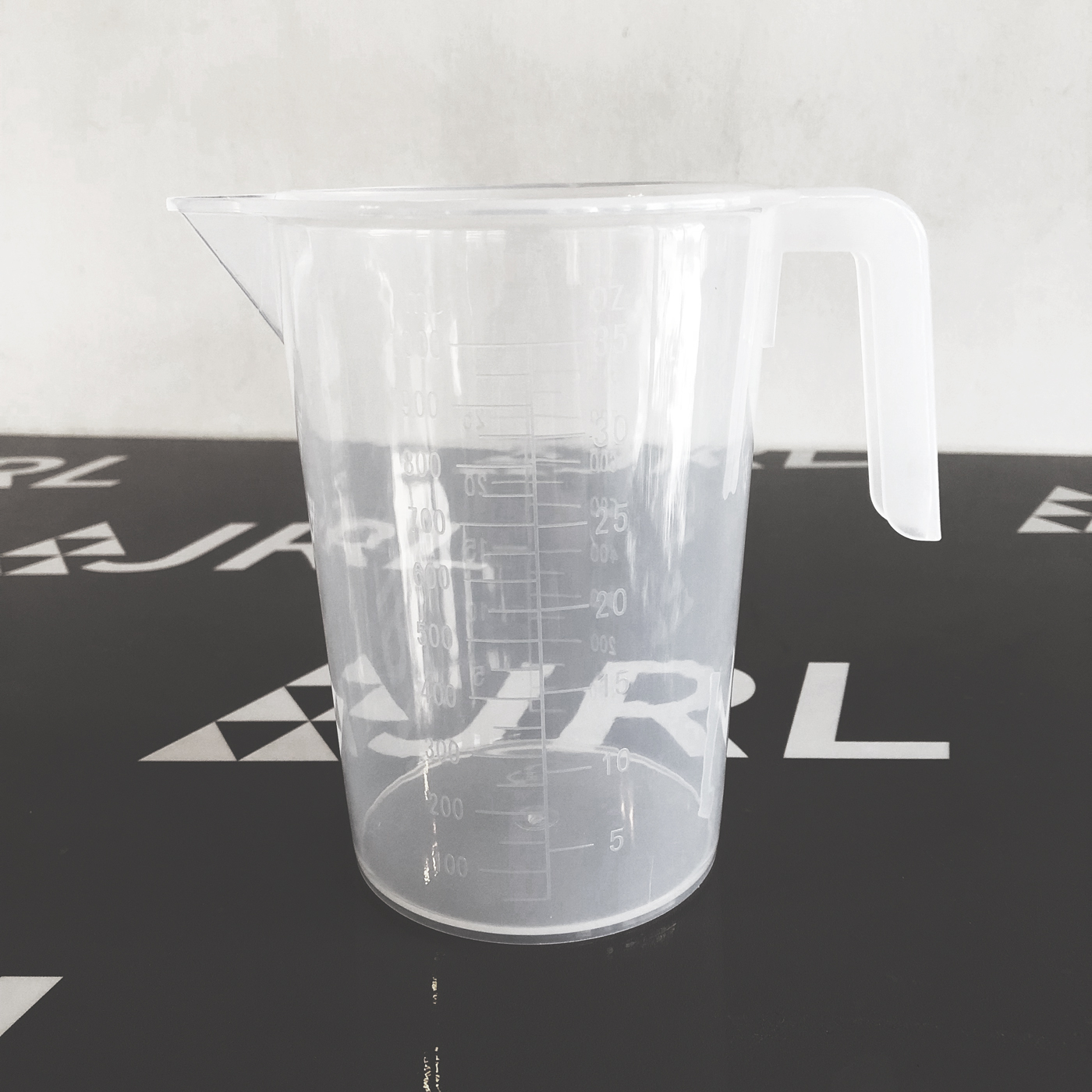 เหยือกมีขีดบอกปริมาตร ขนาด 1000 มล. จำนวน 3 ชิ้น