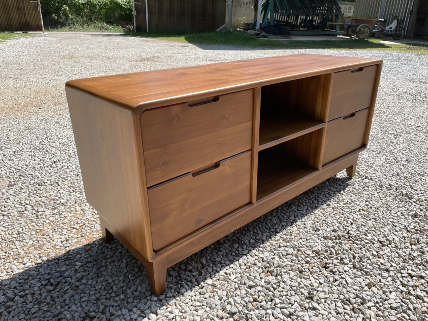 ชั้นวางทีวีมินิมอล