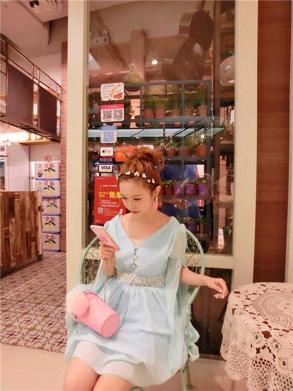 ชุดเดรสผ้าชีฟองสีฟ้า ส่งฟรี ems