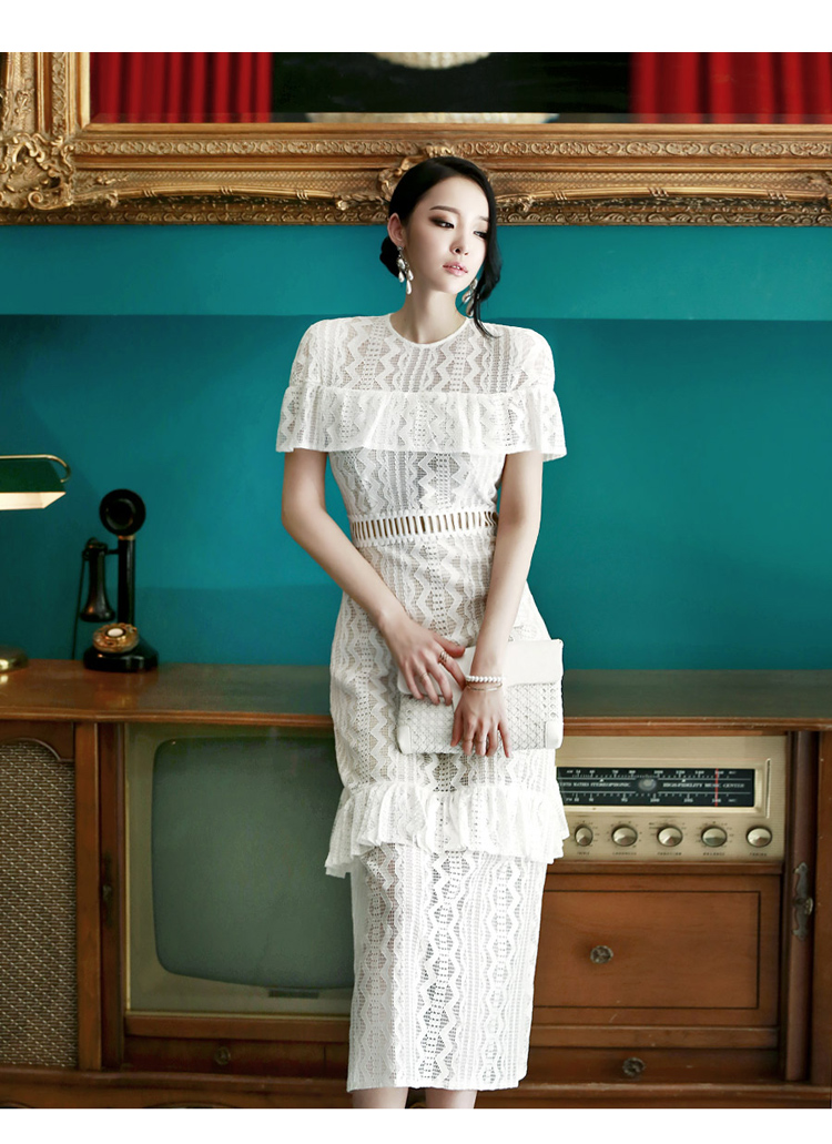 ชุดเดรสยาวผ้าลูกไม้สีขาว ส่งฟรี ems