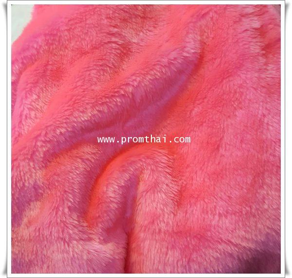 พรมขนเเกะเทียม สีชมพูอ่อน ขนยาว 10 มิล ราคา350 บาท/m.