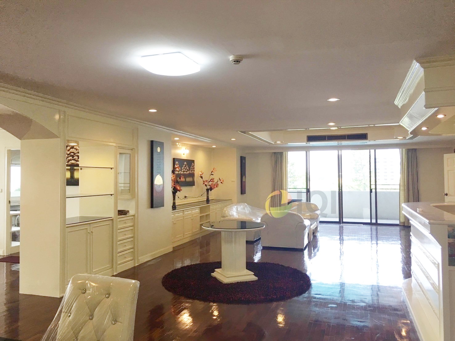 ขายคอนโดมิเนียม โอเรียลเต็ล ทาวเวอร์ เอกมัย 12 วิวสระว่ายน้ำ