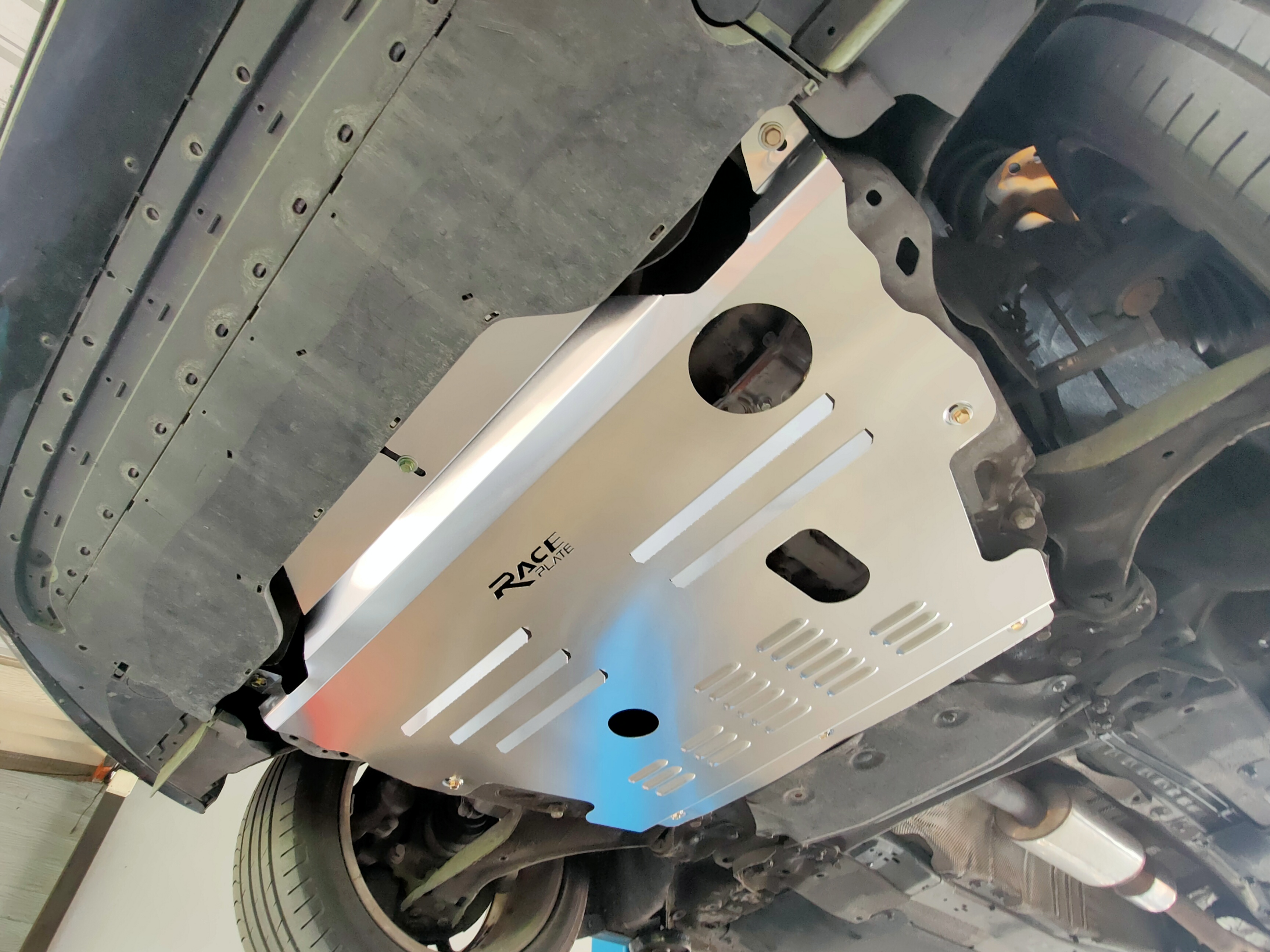 แผ่นปิดใต้ห้องเครื่องอลูมิเนียม Volvo V60 ,Volvo Xc60 Raceplate_Undertray