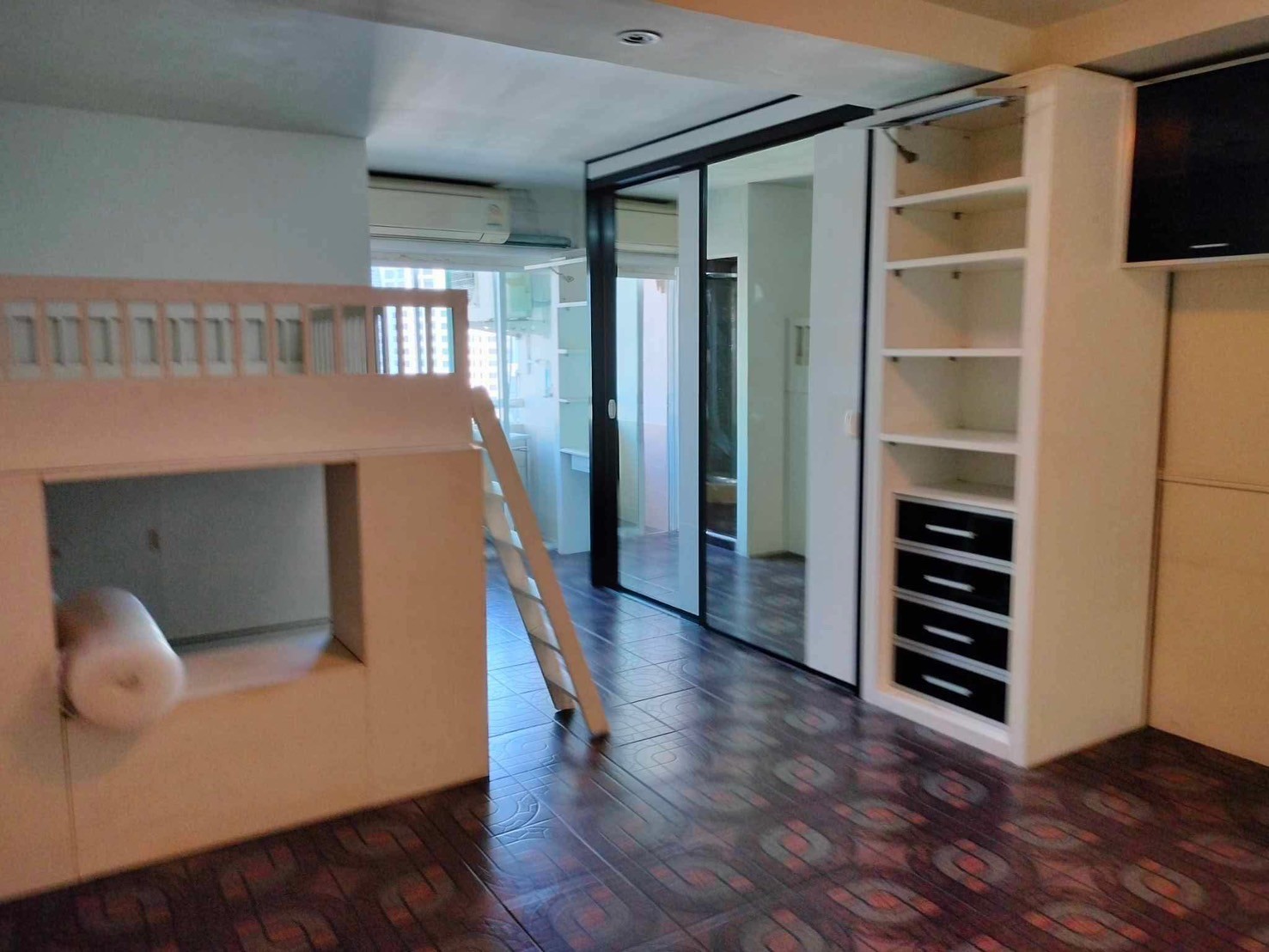 ขายคอนโดเนียม ประตูน้ำเพรสตีจ (Pratunam Prestige) ถนนเพชรบุรี 15