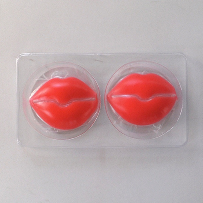 A011 ซิลิโคนแปะหัวนมรูปริมฝีปาก ซิลิโคนปิดหัวนมรูปริมฝีปากสีแดงเป็นซิลิโคนนิ่มๆทั้งชิ้น ด้านหลังเป็นกาวเหนียวสามารถใช้ได้หลายครั้ง ซิลิโคนรูปริมฝีปากสวยๆอิ่มๆตามรูปถ่ายสินค้าจริงเลยค่ะ ***จำนวน 1 คู่หรือ 2 ชิ้น มาในแบบกล่องกระดาษ