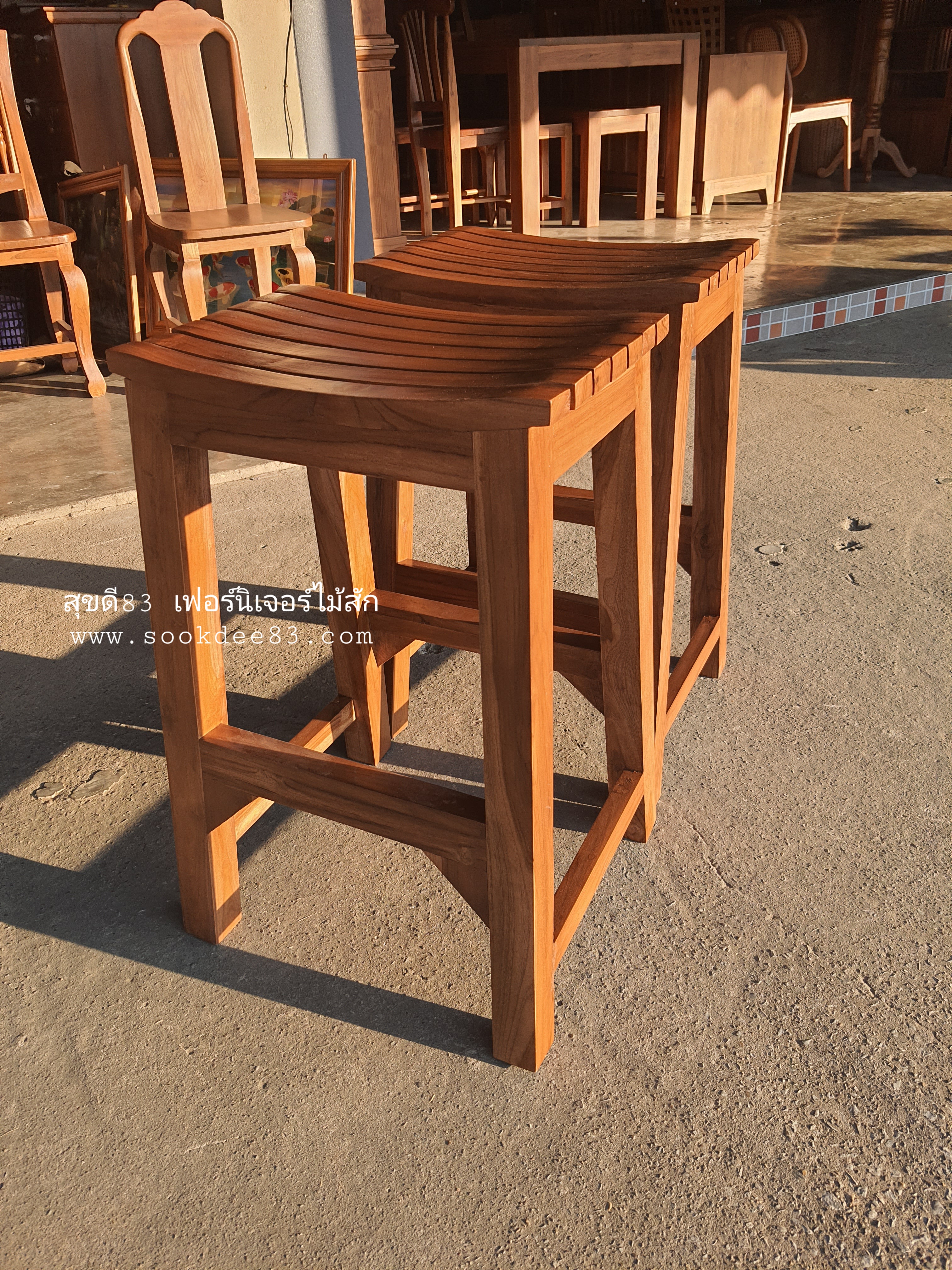 เก้าอี้บาร์ซี่แอ่น