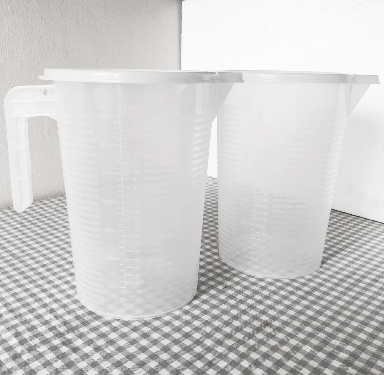 เหยือกมีขีดบอกปริมาตร ขนาด 3500 มล. (มีฝาปิด)