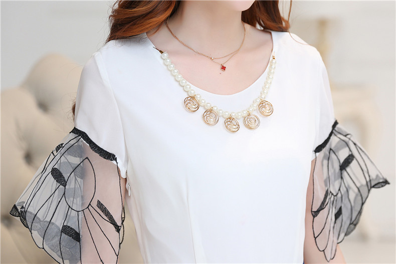 ชุดเดรสตัวเสื้อผ้าชีฟองเนื้อดีสีขาว แขนเสื้อเก๋เป็นปีกผีเสื้อ ส่งฟรี ems