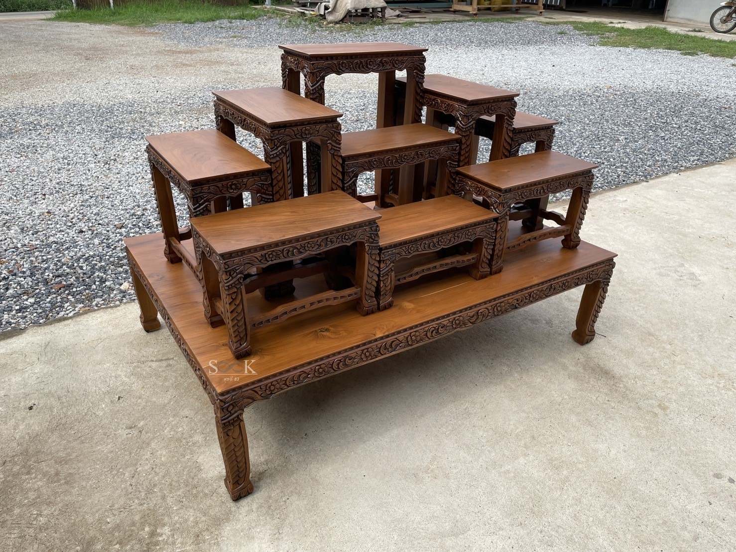 โต๊ะหมู่บูชา 9 x 9 แกะลายกาบเต็มตัว