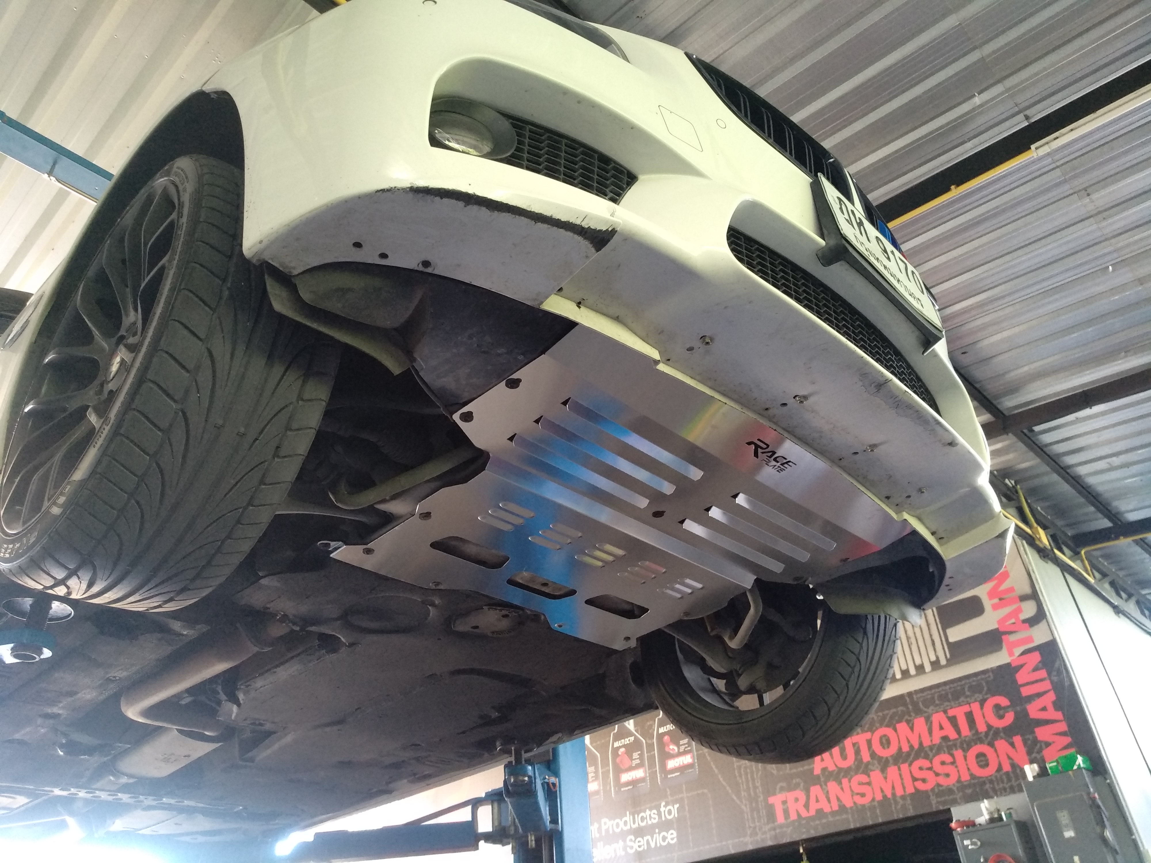 แผ่นปิดใต้ห้องเครื่องอลูมิเนียม BMW F10 Raceplate_Undertray