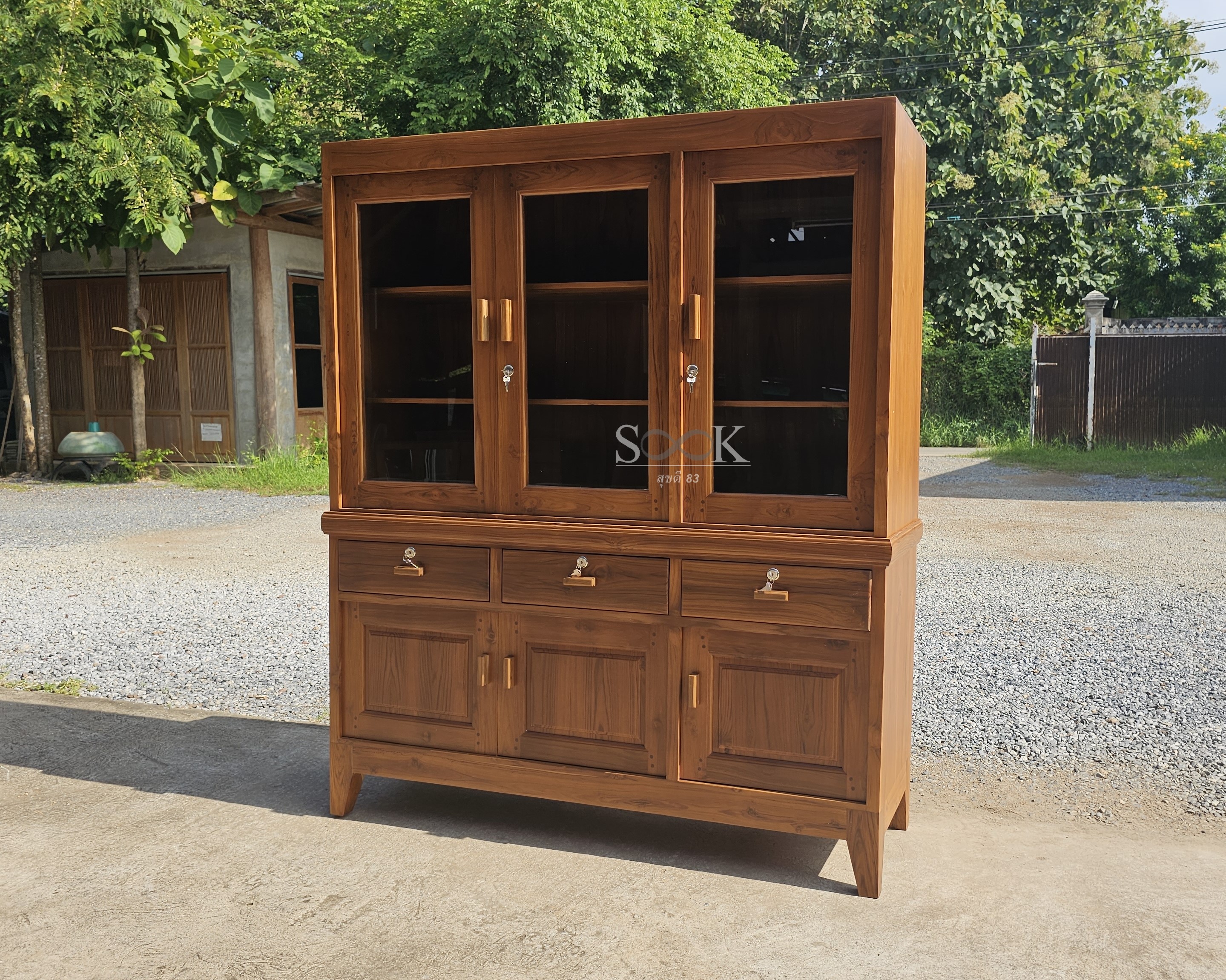 ตู้โชว์แยกท่อน 1.5 ม. มีขา