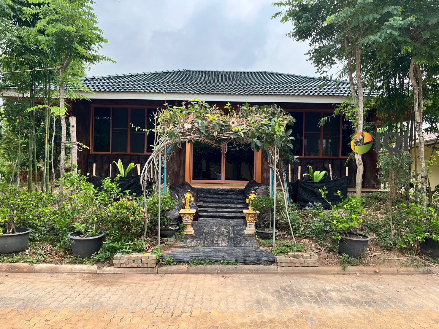 ขาย ที่ดินพร้อมสิ่งปลูกสร้าง บ้านเดี่ยว 3 ชั้น ต.ปากน้ำ อ.บางคล้า ผังเมืองสีเขียวอ่อน