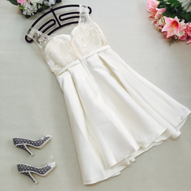 ชุดเดรสออกงานสีครีม ส่งฟรี ems