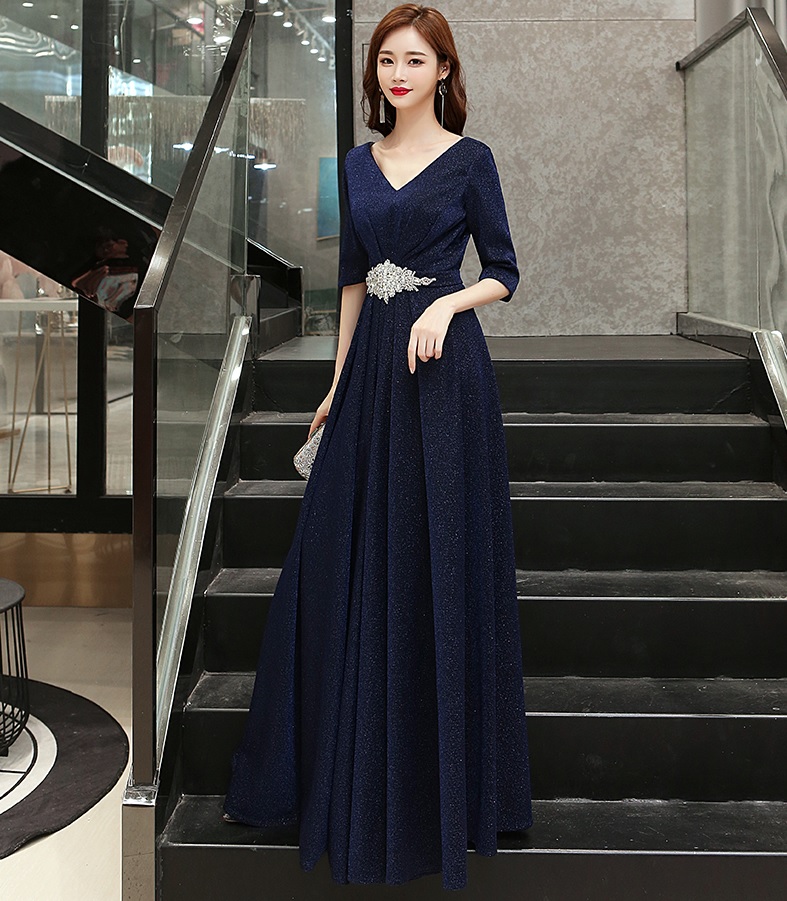 ชุดราตรียาวสีน้ำเงิน ผ้ากลิสเตอร์สะท้อนแสงระยิบระยับสวยมากๆๆค่ะ ส่งฟรี