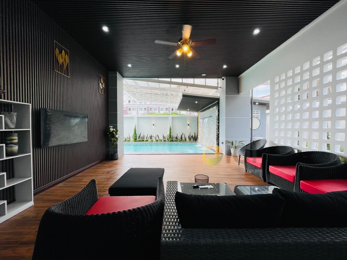 ขายบ้านเดี่ยว 2 ชั้น ซอยทุ่งเศรษฐี แยก 15 ใกล้มหาวิทยาลัยรามคำแหง 2 (พร้อมโอน) #LB52 – 000871