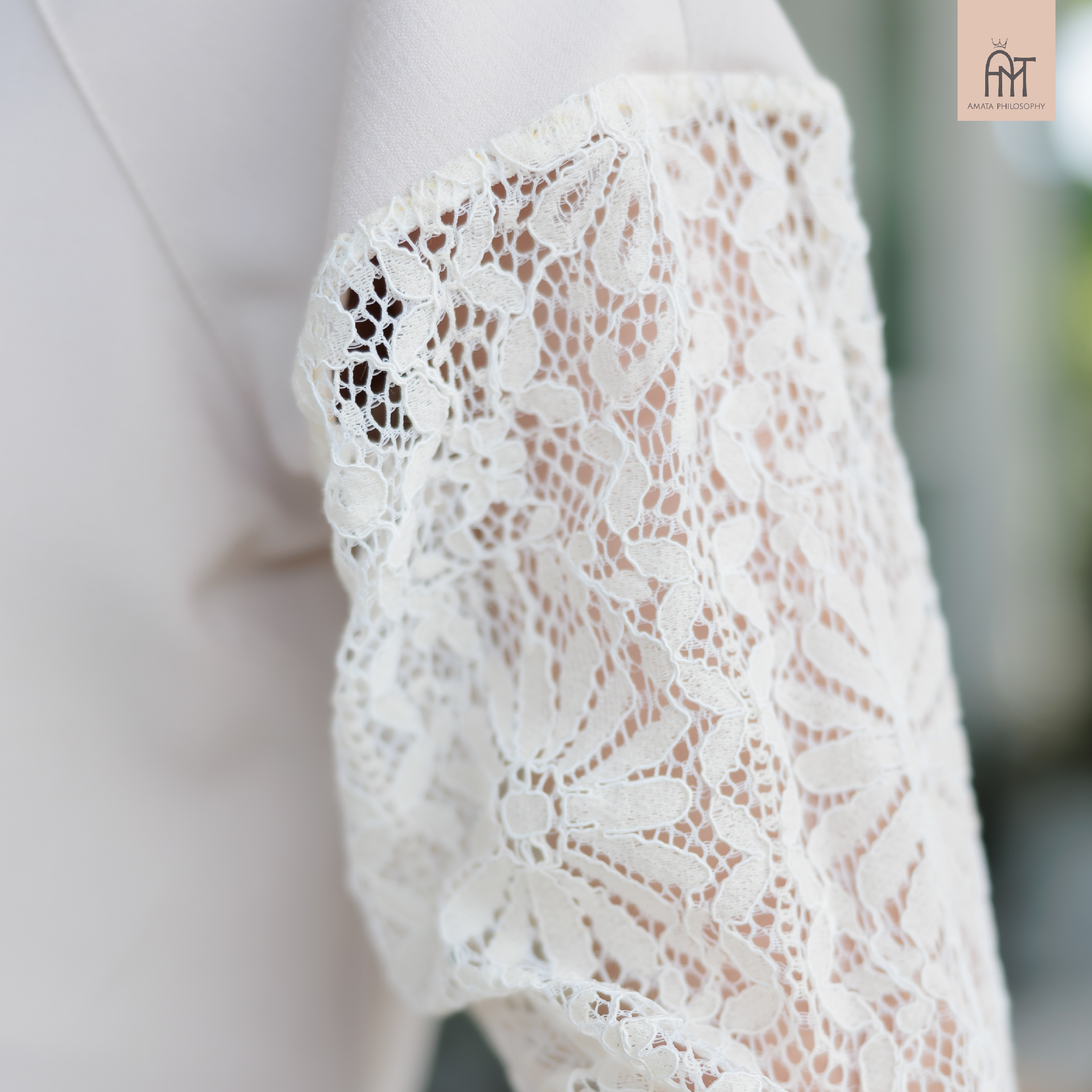 AMATA เสื้อ BOARDWAY สีครีมเบจ