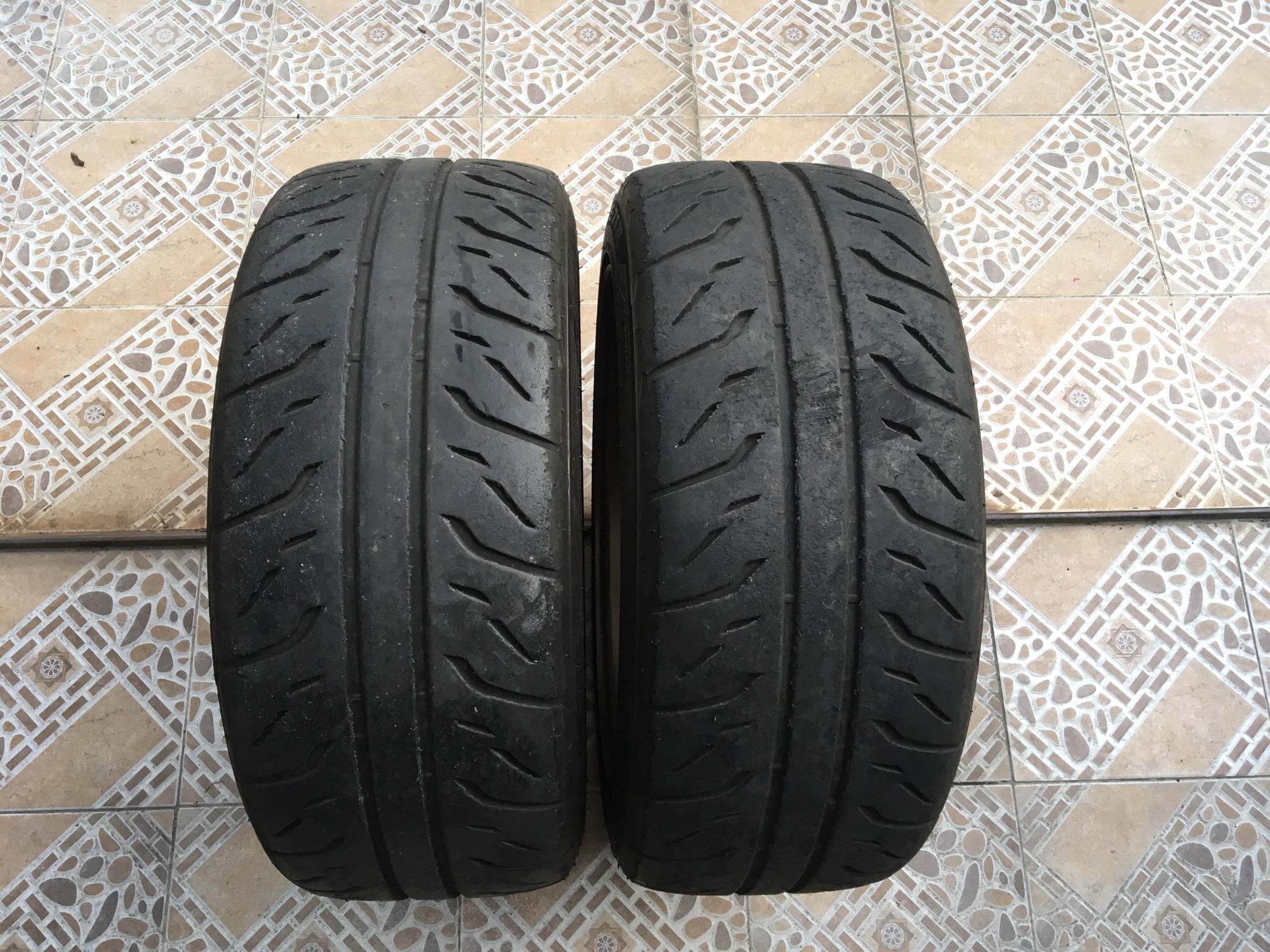 ยางเปอร์เซ็นต์ Brigestone RE71R 225/45/16 2 เส้น