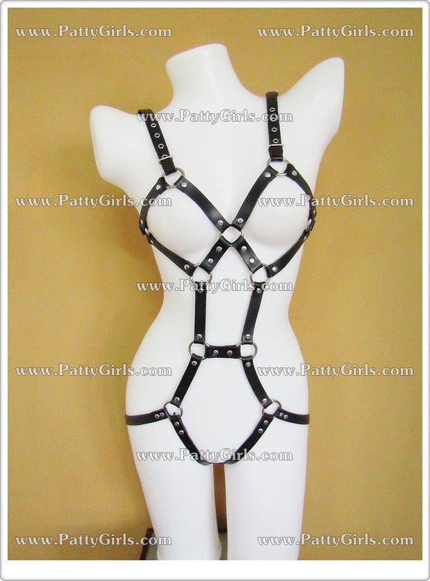 A065 เข็มขัดหนังรัดตัวเซ็กซี่ สายรัดตัวหนังสีดำเซ็กซี่ รหัสนี้สวมใส่แบบรัดเข็มขัด3จุด หัวไหล่ หลังและต้นขา ตัวสายหนังแต่งหมุดและตาไก่ตามรูปถ่ายสินค้าจริงเลยค่ะ