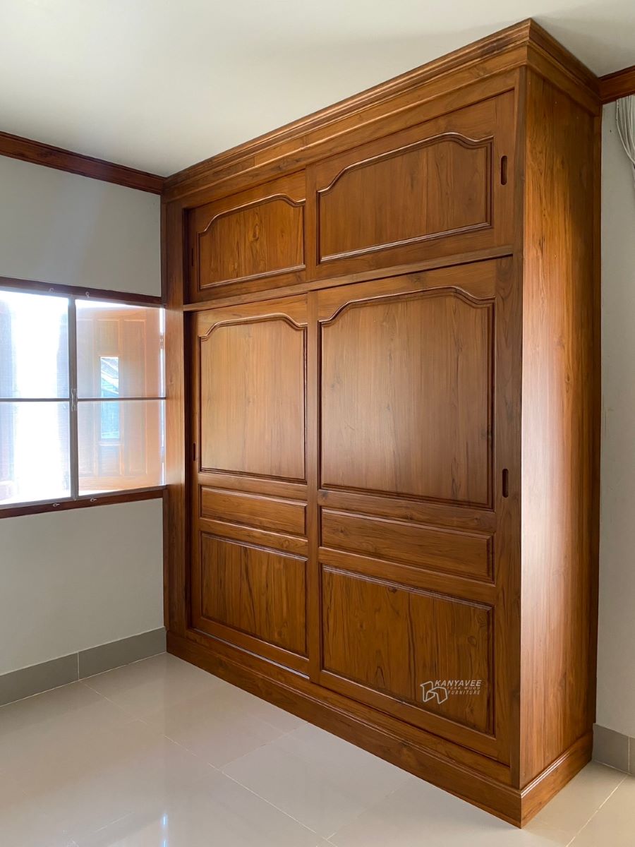 ตู้เสื้อผ้าบิ้วอินไม้สัก