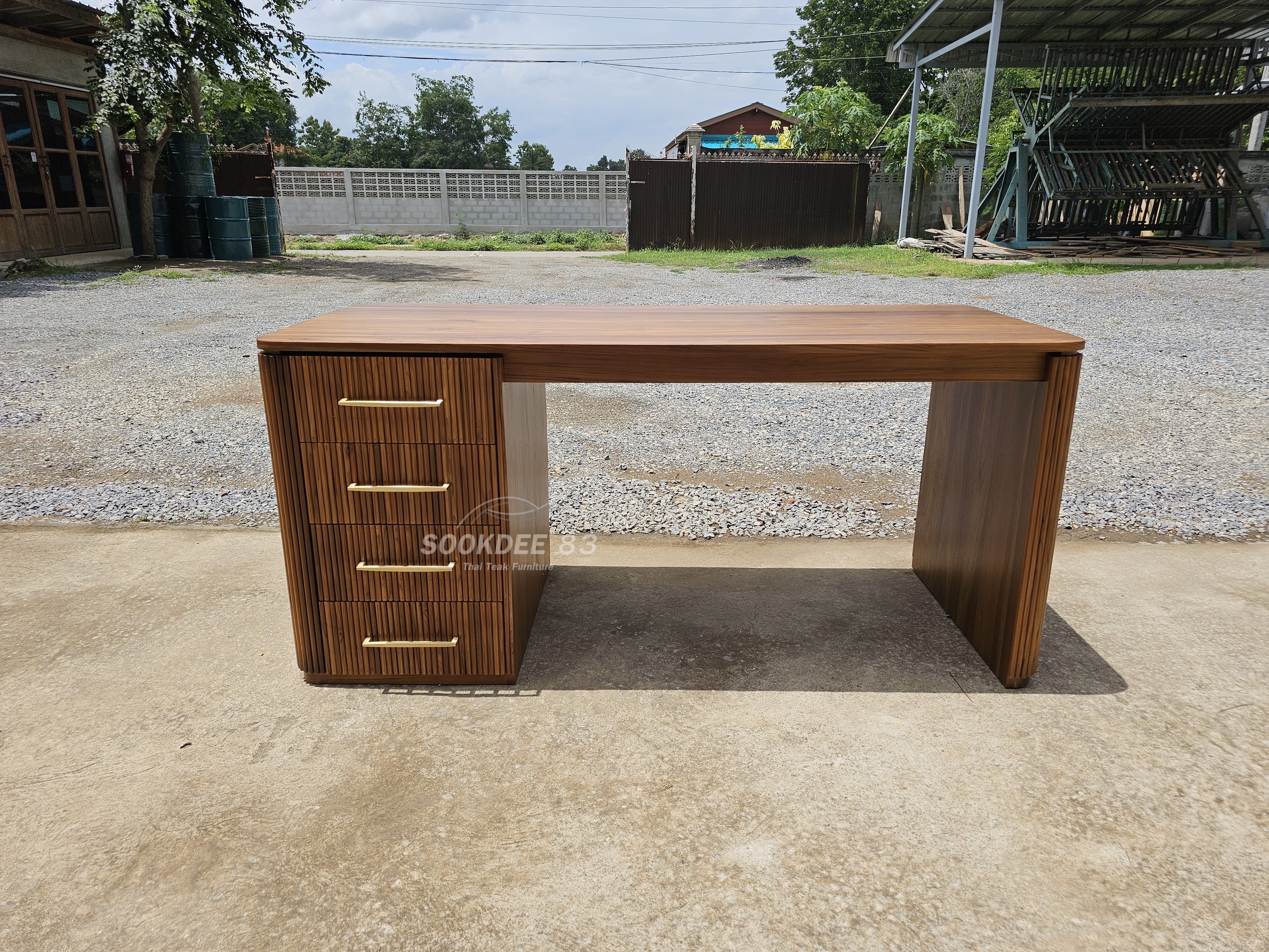 โต๊ะทำงานประดับซี่ (ไม่รวมมือจับ)