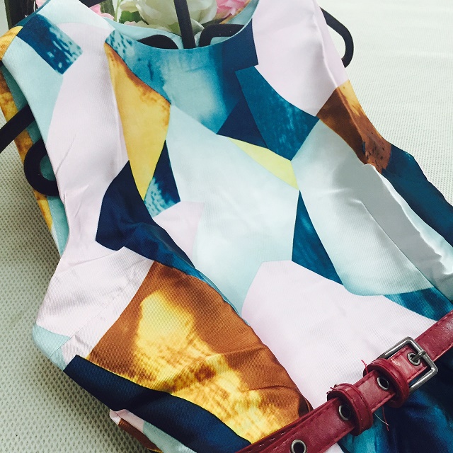 ชุดเดรสสั้น แขนกุดผ้าซาติน ทอลายตามแบบ ส่งฟรี ems