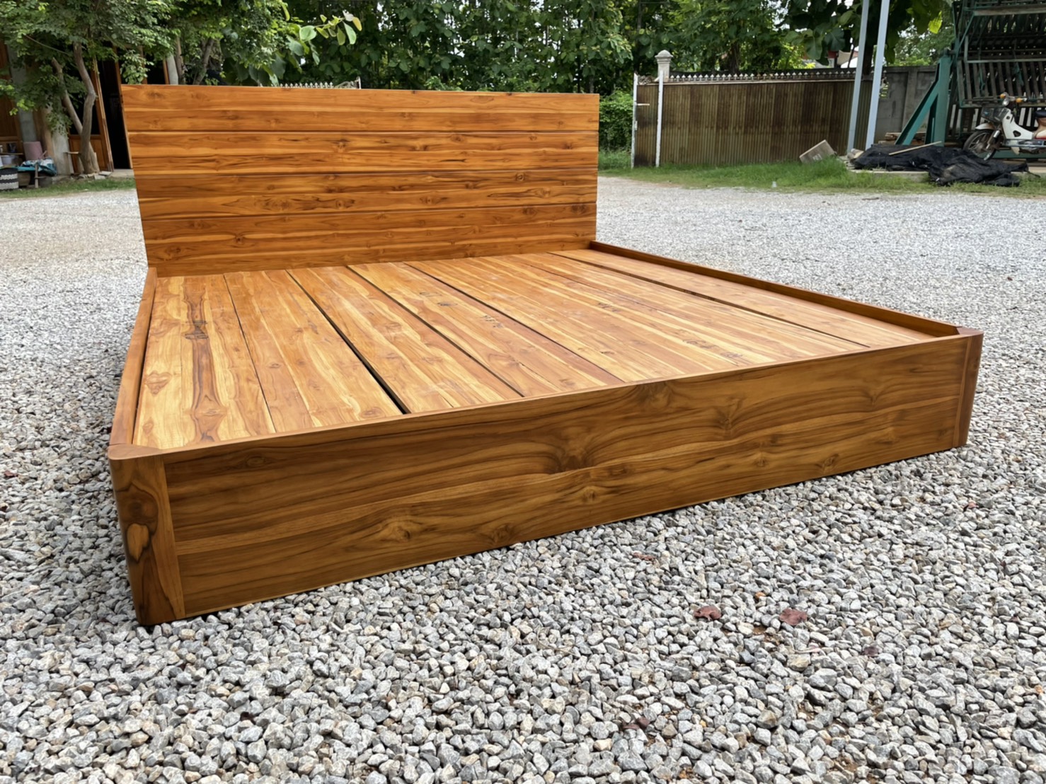 เตียงหัวตรง พื้นทึบ