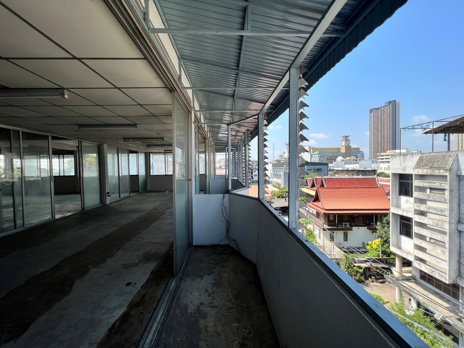 ขาย/ให้เช่า อาคารพาณิชย์ 3 คูหา 4 ชั้นครึ่ง ตั้งอยู่พระราม 3 ซอย 19