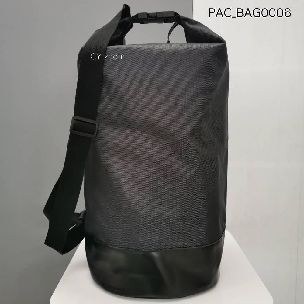 กระเป๋า Paco Rabanne Black XL Invictus Weekend Bag สีดำ ใบใหญ่