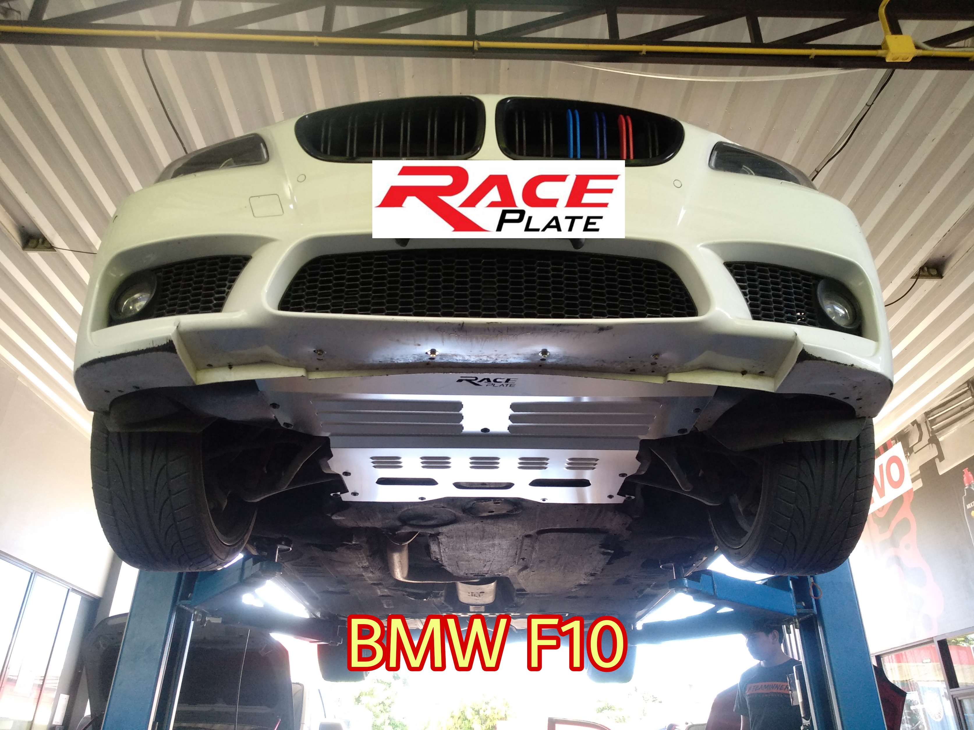 แผ่นปิดใต้ห้องเครื่องอลูมิเนียม BMW F10 Raceplate_Undertray