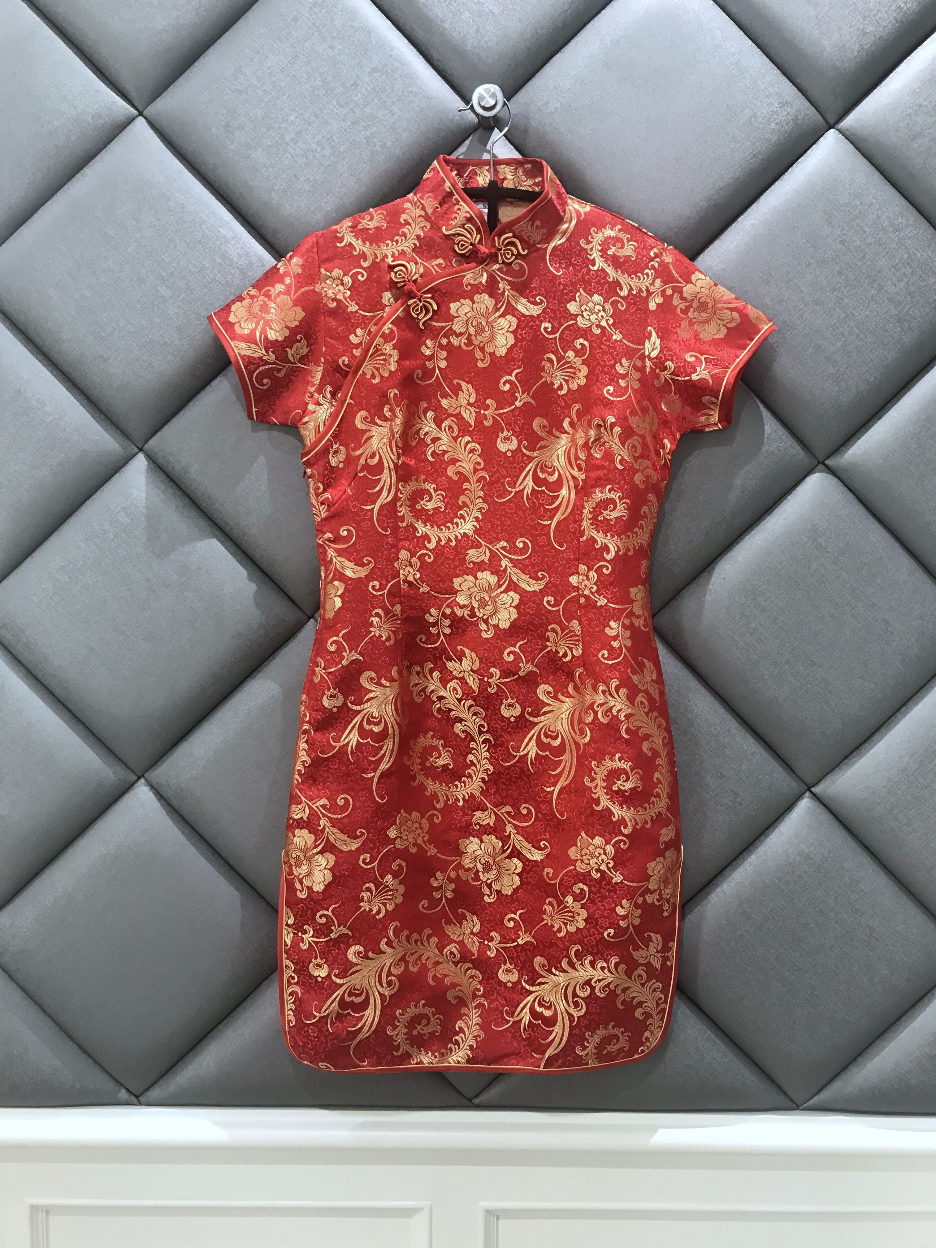 กี่เพ้าสั้นสีแดง ทอลายดอกโบตั๋น ส่งฟรี ems