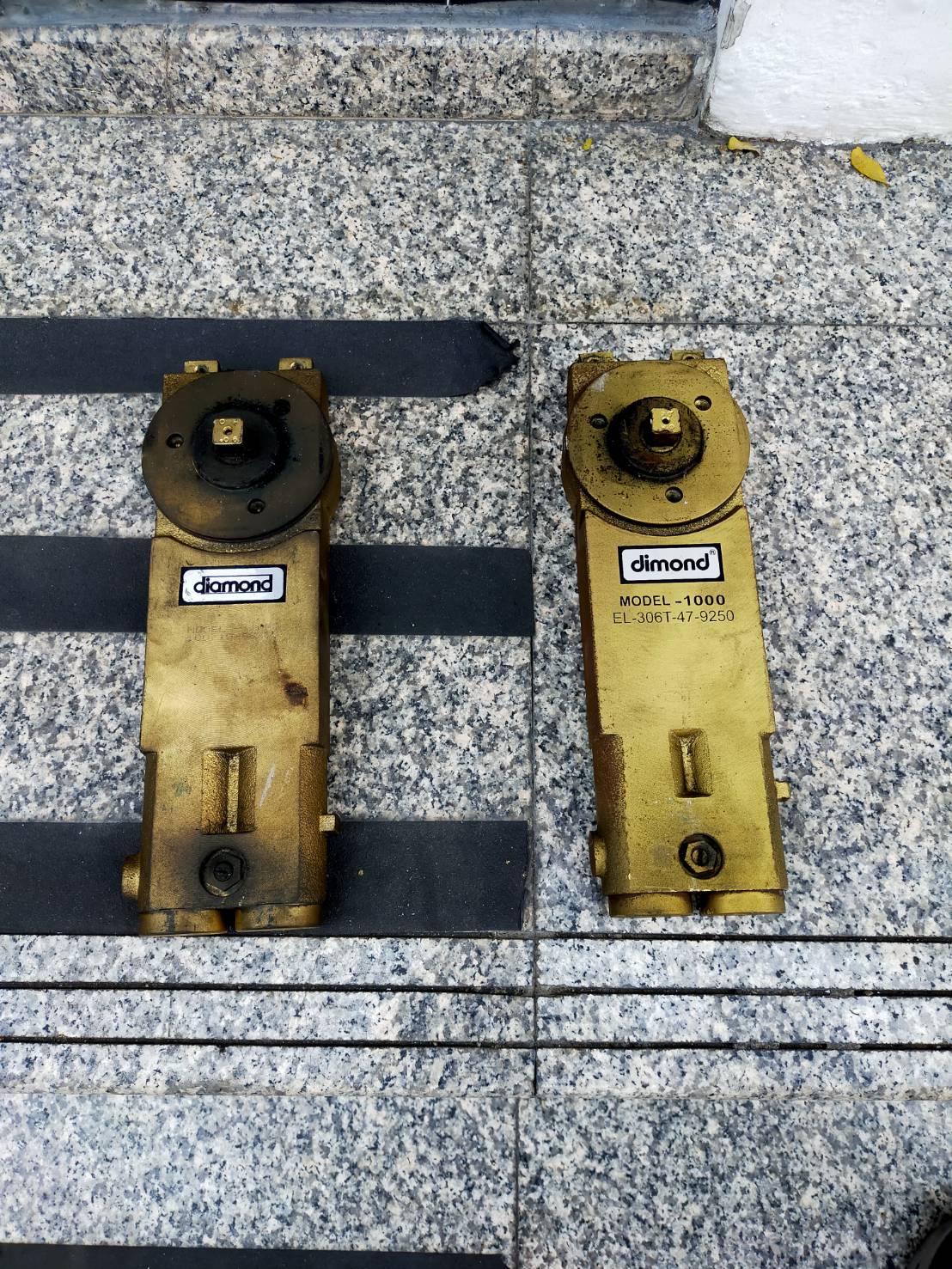 เปลี่ยนโช๊คอัพประตูสวิง