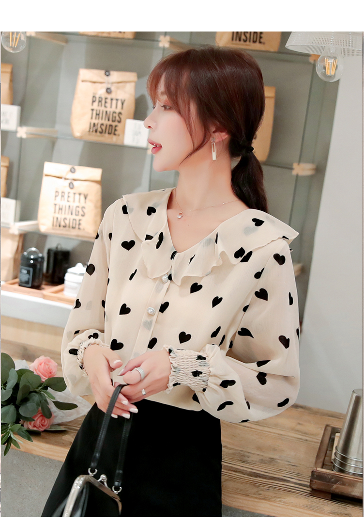 เสื้อสีครีมลายรูปหัวใจสีดำ เสื้อใส่ทำงานสวยๆๆ ส่งฟรี ems