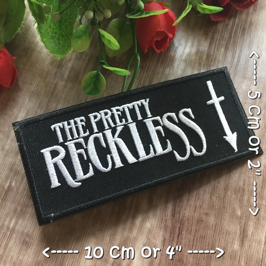 Pretty Reckless ตัวรีดติดเสื้อ อาร์มรีด อาร์มปัก ตกแต่งเสื้อผ้า หมวก กระเป๋า แจ๊คเก็ตยีนส์ Rock Iron on Embroidered Patch