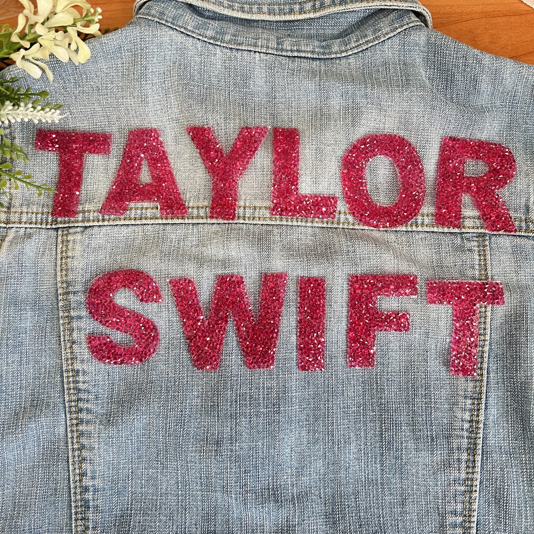 ตัวอักษร เพชรวิบวับ คริสตัล ตัวรีดติดเสื้อ ตัวรีด ติดกระเป๋า ติดหมวก ติดแจ๊คเก็ต อักษรภาษาอังกฤษ Alphabet Patch