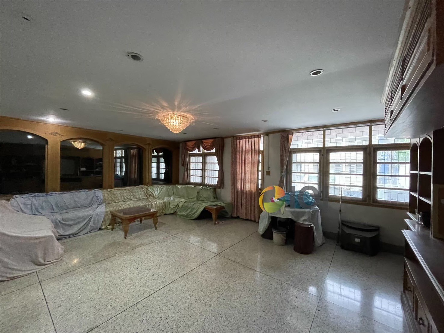 ทาวน์เฮาส์ 3 ชั้น ซอยบรมราชชนนี 11 หลังห้างเซ็นทรัลปิ่นเกล้า สภาพดี พร้อมอยู่