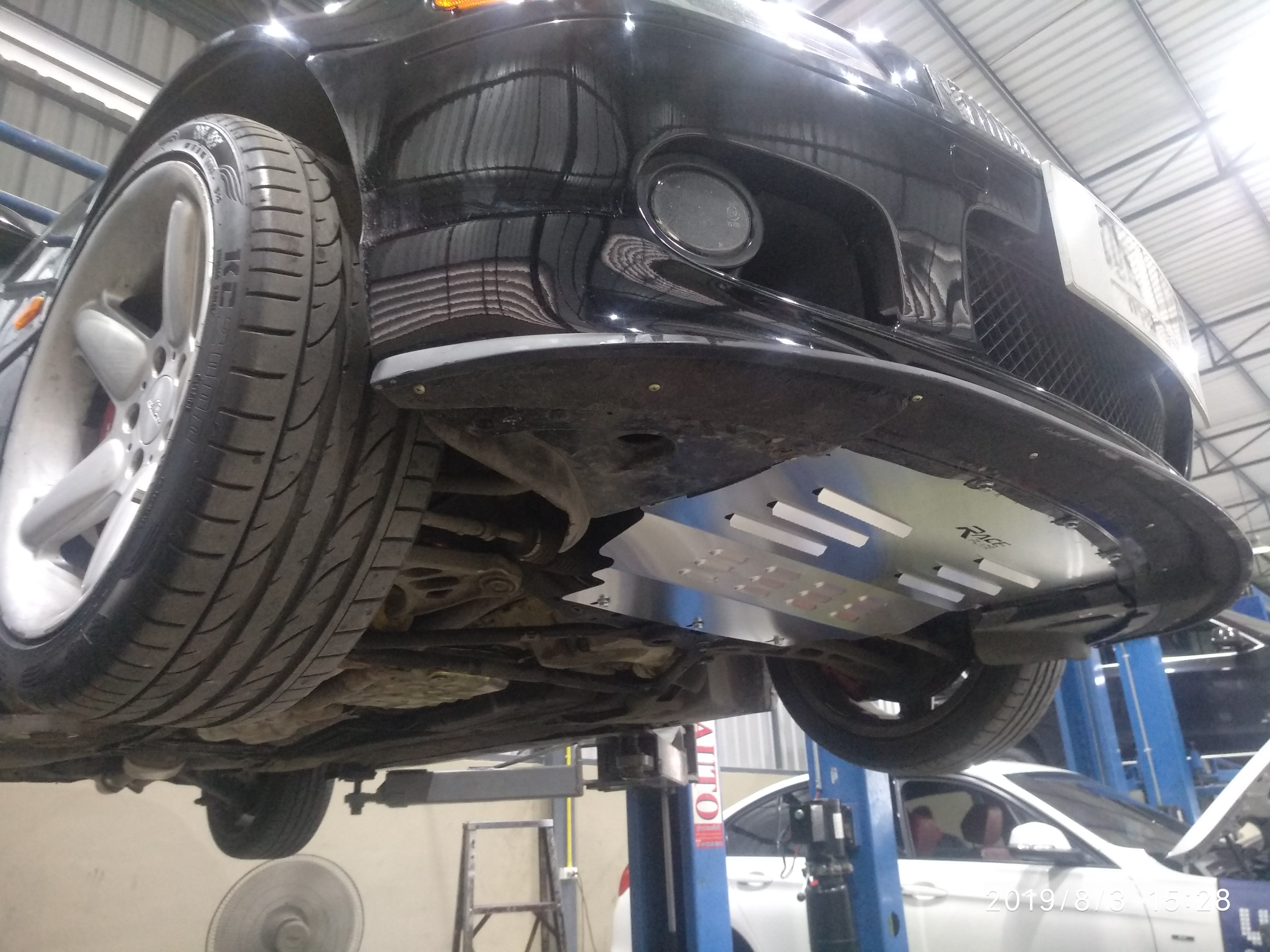 แผ่นปิดใต้ห้องเครื่องอลูมิเนียม BMW E46 Raceplate_Undertray