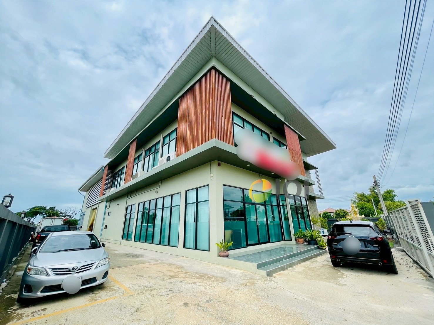 ขายที่ดินพร้อมสำนักงาน 2 ชั้นและคลังสินค้า เนื้อที่ 1 ไร่ ถนนบัวนครินทร์ บางนาตราด